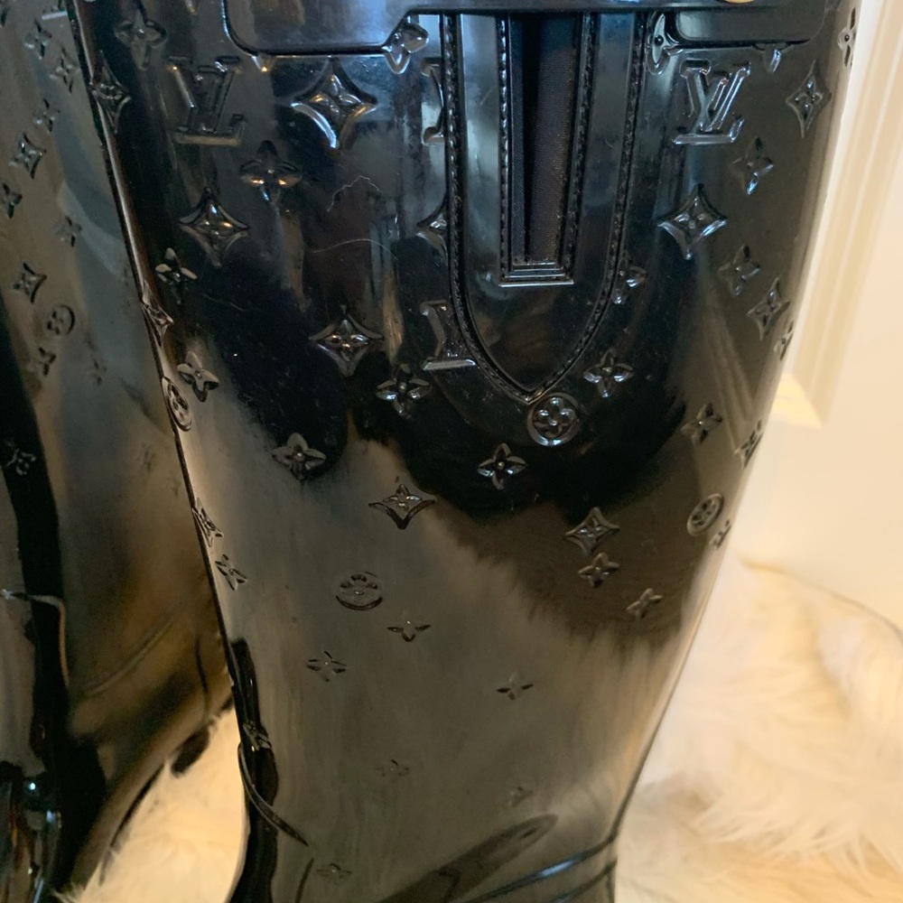Louis Vuitton Rain Boots Black - MUST HAVES Sz 39 - Picture 3 of 11